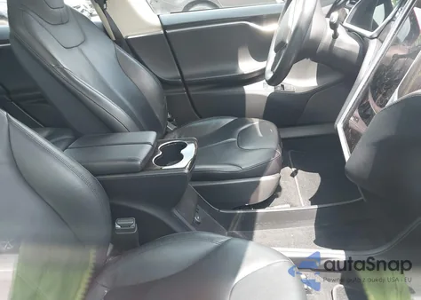 2013 Tesla Model S из США, поврежденный, VIN 5YJSA1CN2DFP21558